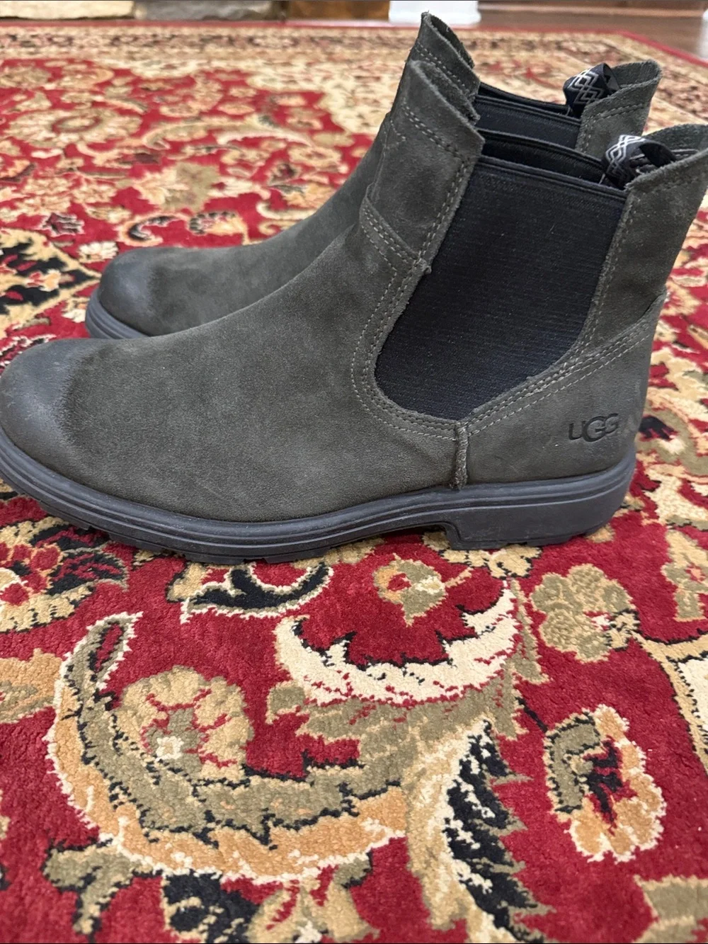 UGG Men’s  Chelsea Suede Ankle Boots in Olive Green